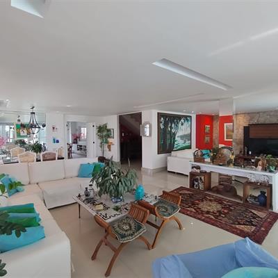 WhatsApp Image 2025-10-24 at 14.45.37.jpeg