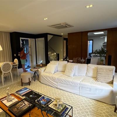 d661bb42-bca4-4e09-9716-20e1977661d8 (1)